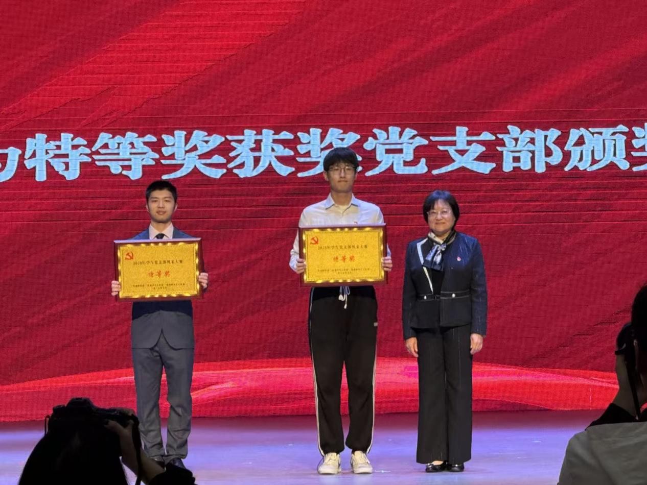 1b00b189198637a636dfc5632386851e